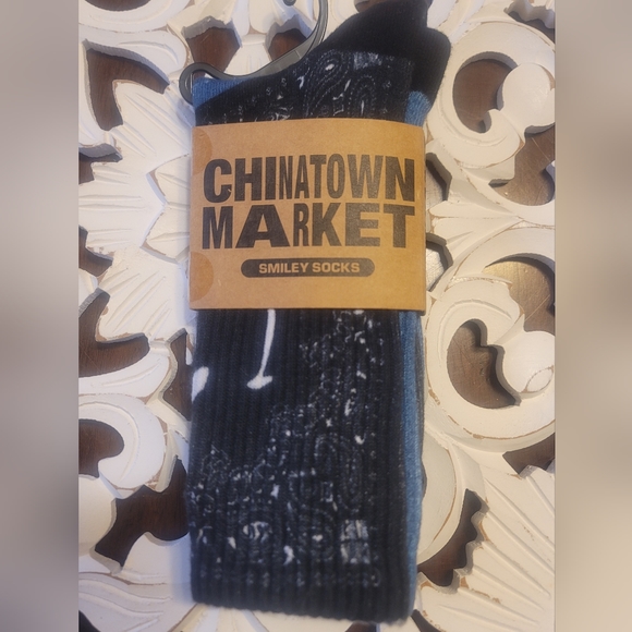 Urban Outfitters ChinaTown Market Smiley Socks - Picture 6 of 8